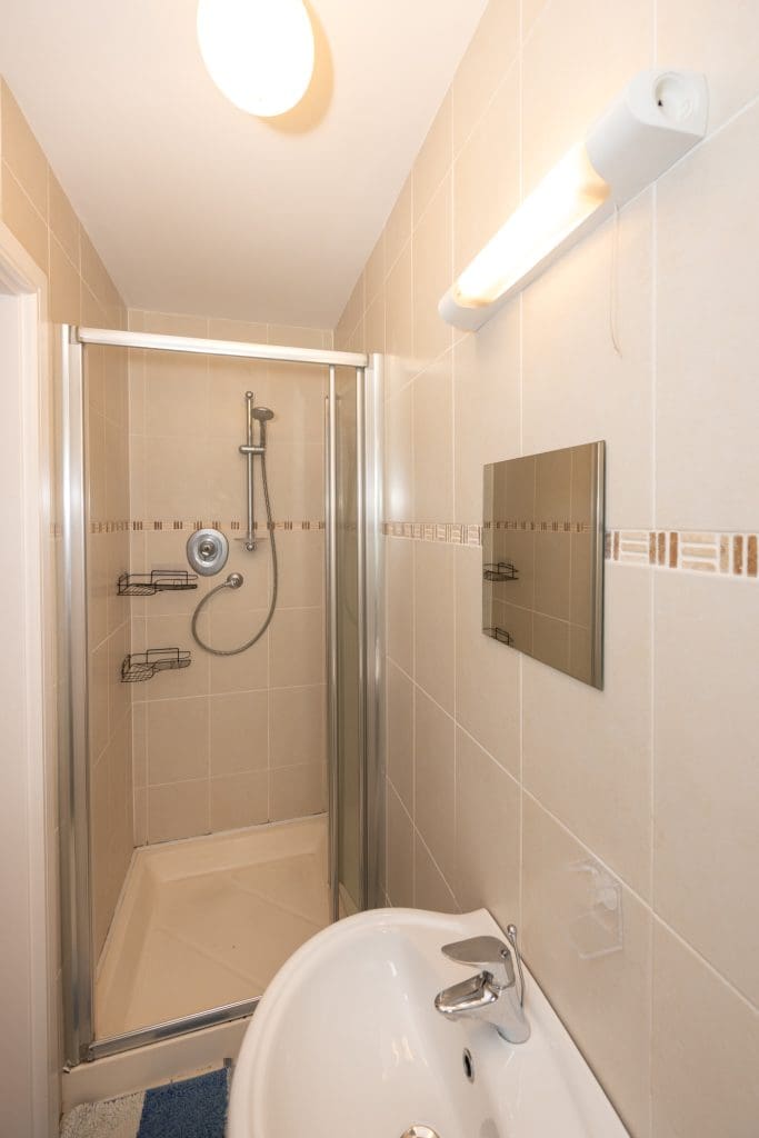 Ensuite bathroom in Wheatfields Carrigaline house