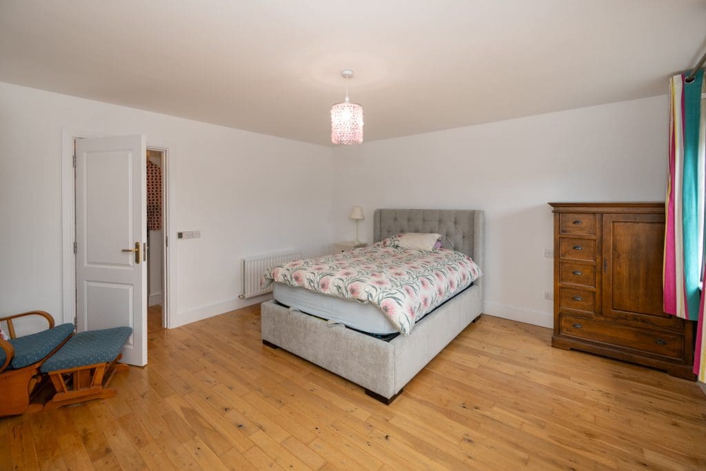 Ensuite bedroom in Wheatfields Carrigaline propert