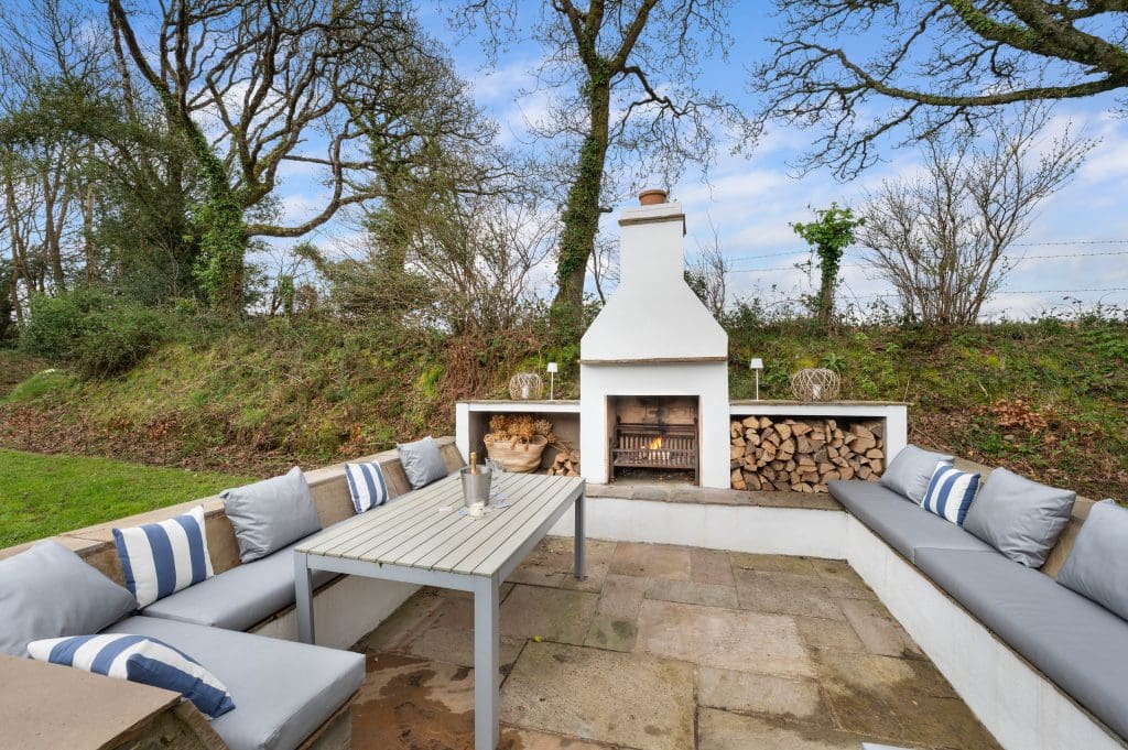 Raised Patio Beechville House Crosshaven Road Cork